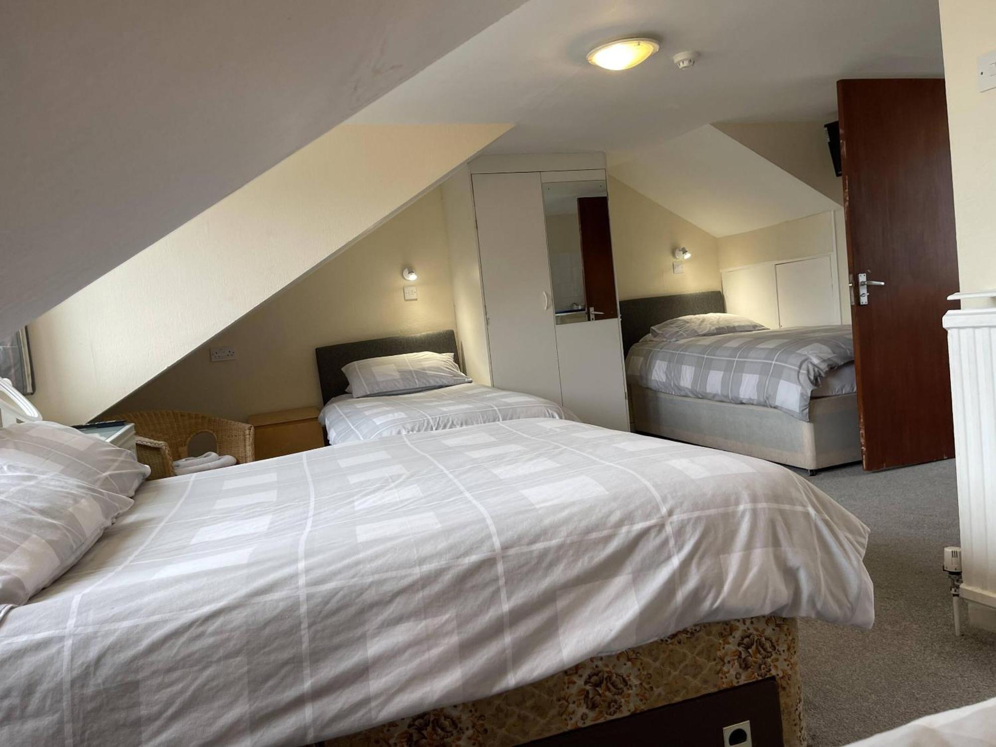 Lamplighter Guesthouse Plymouth Værelse billede