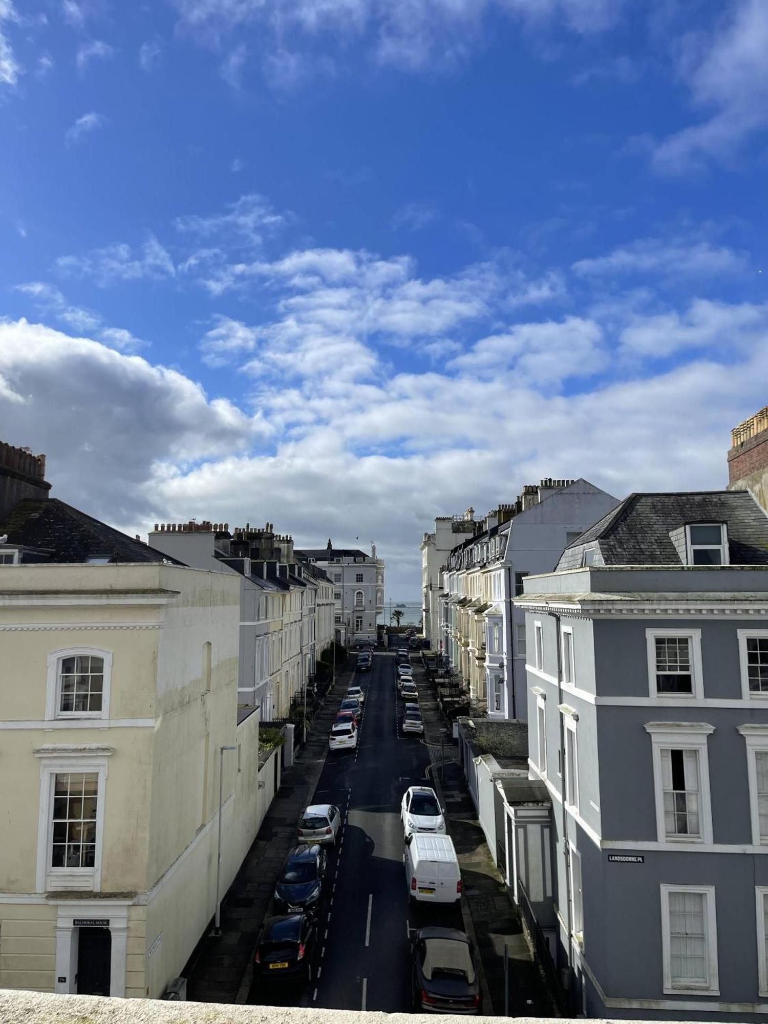 Lamplighter Guesthouse Plymouth Værelse billede