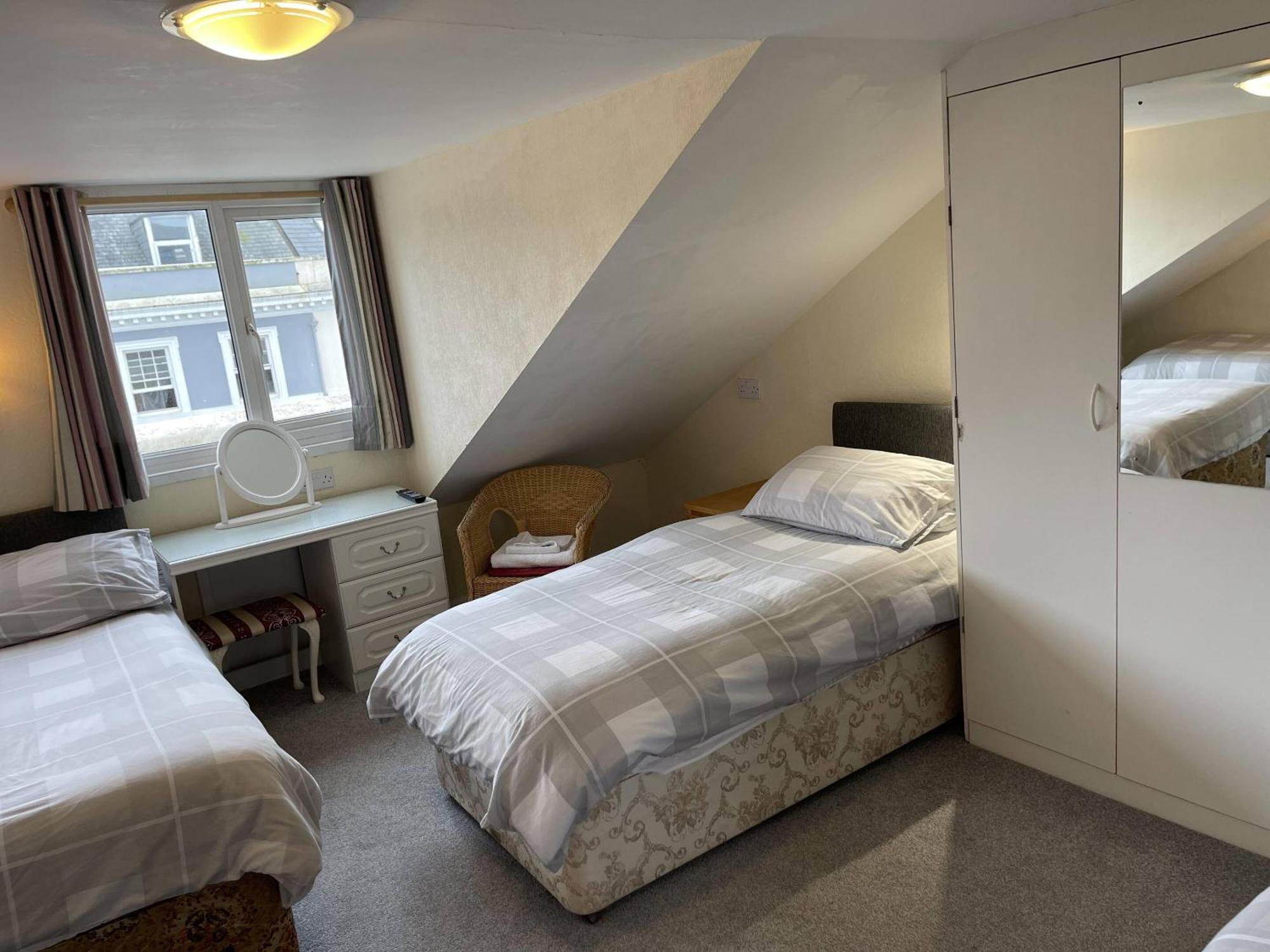 Lamplighter Guesthouse Plymouth Værelse billede